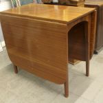 877 2315 DROP-LEAF TABLE